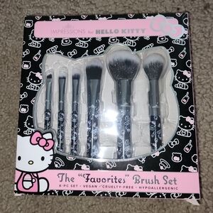✨️🖤NWB ASDORABLE HELLO KITTY 6PC SET OF MAKEUP BRUSHES✨️🖤